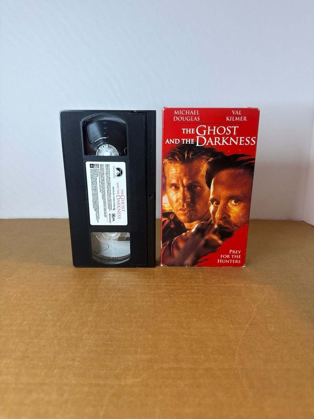 The Ghost and the Darkness VHS (1997) Starring Michael Douglas and Val Kilmer